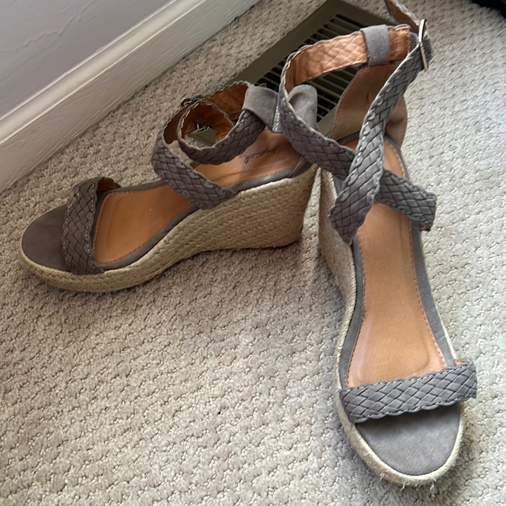 Lulu’s Wedges